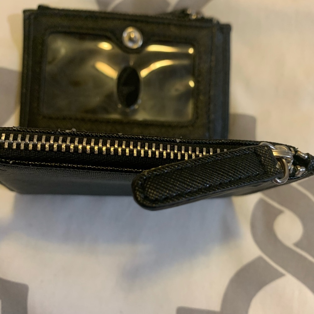 Guess Wallet - Picture 7 of 9